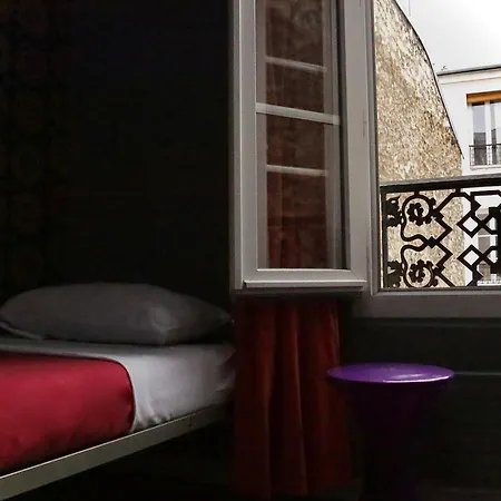 Ostello Woodstock Montmartre By Hiphophostels