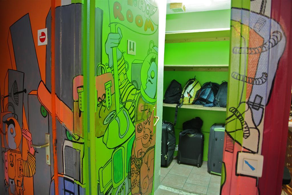 Woodstock Montmartre By Hiphophostels Hostel Paris