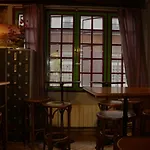 Woodstock Montmartre By Hiphophostels