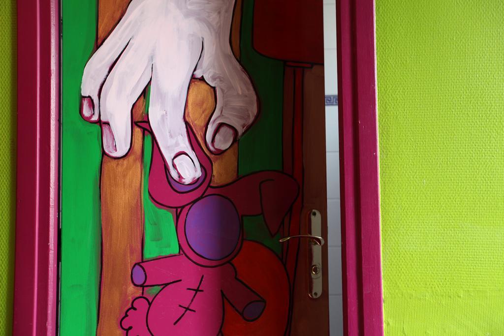 Woodstock Montmartre By Hiphophostels *