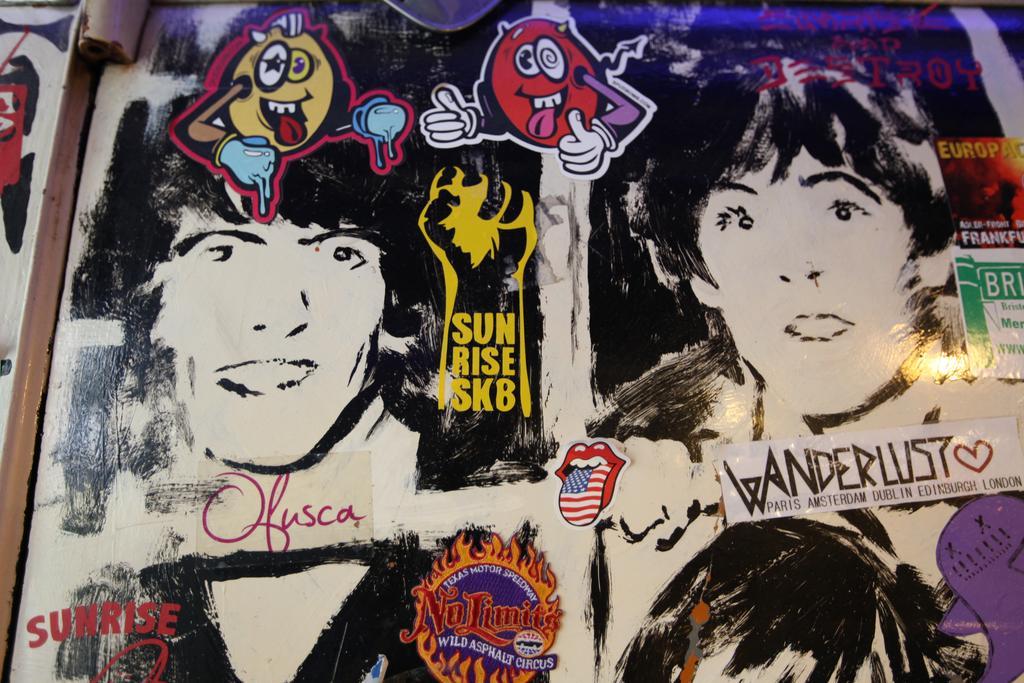 Woodstock Montmartre By Hiphophostels *