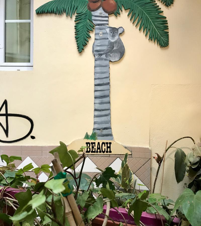 Woodstock Montmartre By Hiphophostels